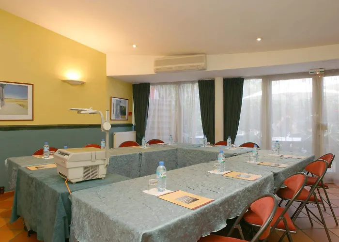 Claret Bercy Hotel 3*