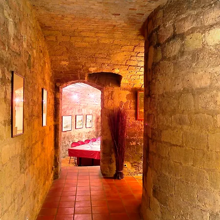 Claret Hotell