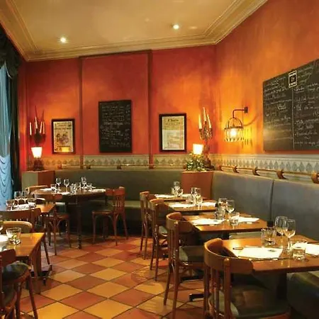 Claret 3* Paris