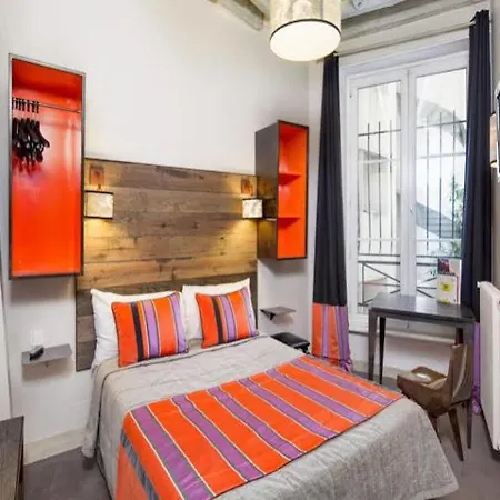 Claret Bercy فندق 3*